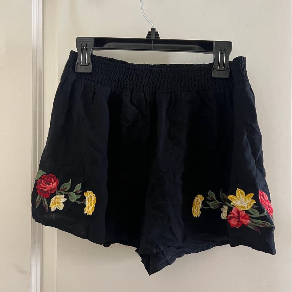 Fun black with flowers summer set
